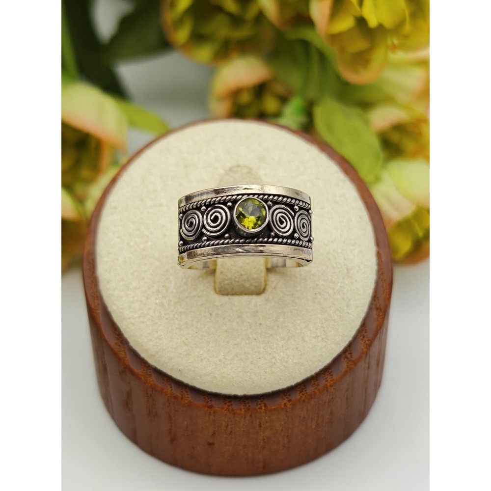 Etruscan Style Artisan Ring Women 4 5 Silver Peridot 18K Gold Engraved Boho